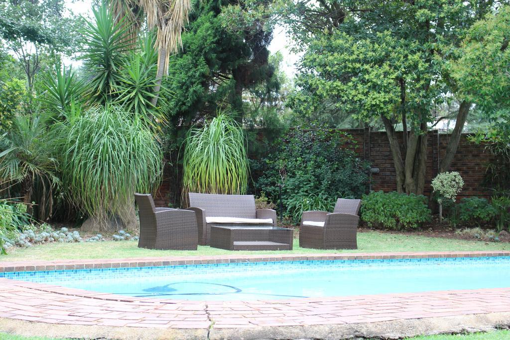 The Pecan Tree Guesthouse Sandton Dış mekan fotoğraf