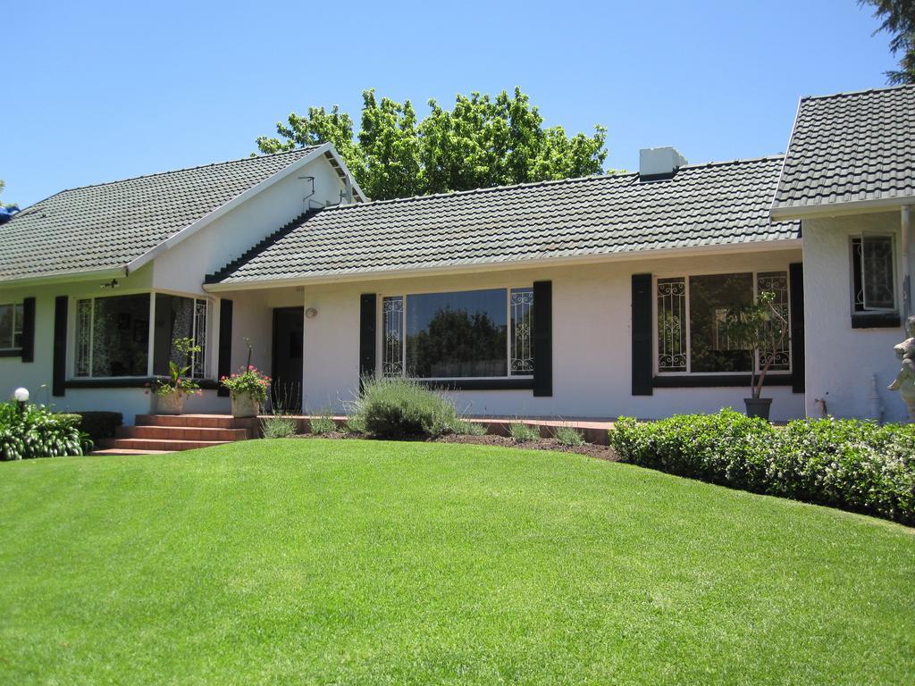 The Pecan Tree Guesthouse Sandton Dış mekan fotoğraf